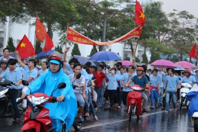 Công nhân cũng diễu hành phản đối giàn khoan Trung Quốc